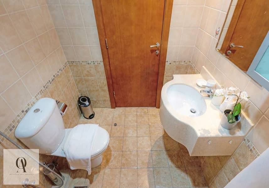 8 Bathroom 3. jpeg