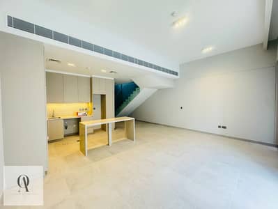 3 Slaapkamers Townhouse te Huur in Mohammed Bin Rashid City (MBR City), Dubai - Hall & Kitchen. jpeg 3 Slaapkamers Townhouse te Huur in Mohammed Bin Rashid City (MBR City), Dubai - Hall & Kitchen. jpeg