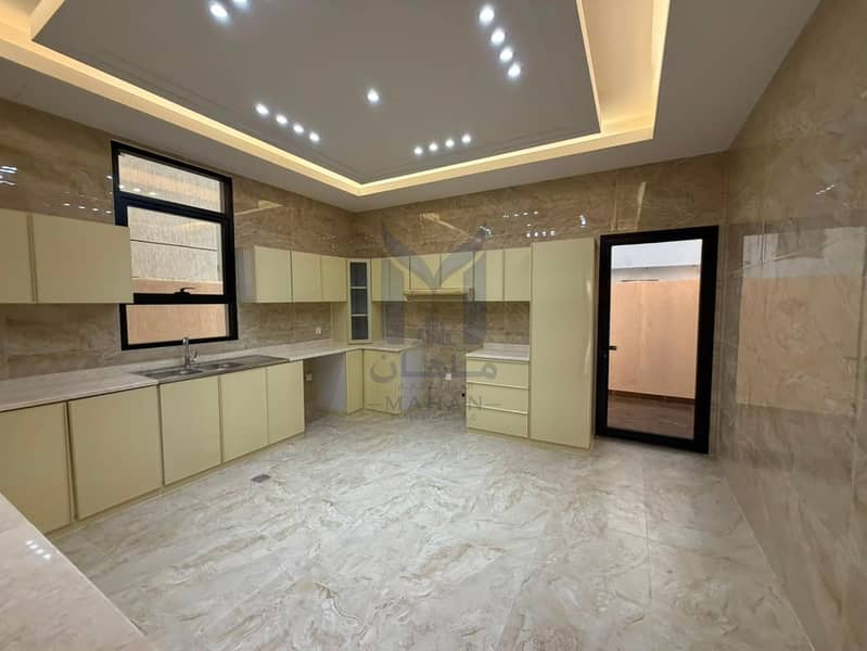 7 d82deaae-c43e-44ae-bc31-28aa8e8a788d. jpg