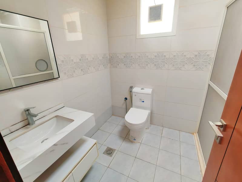 24 8bc00de7-5364-4e5a-99bc-c0885988b0c2. jpg