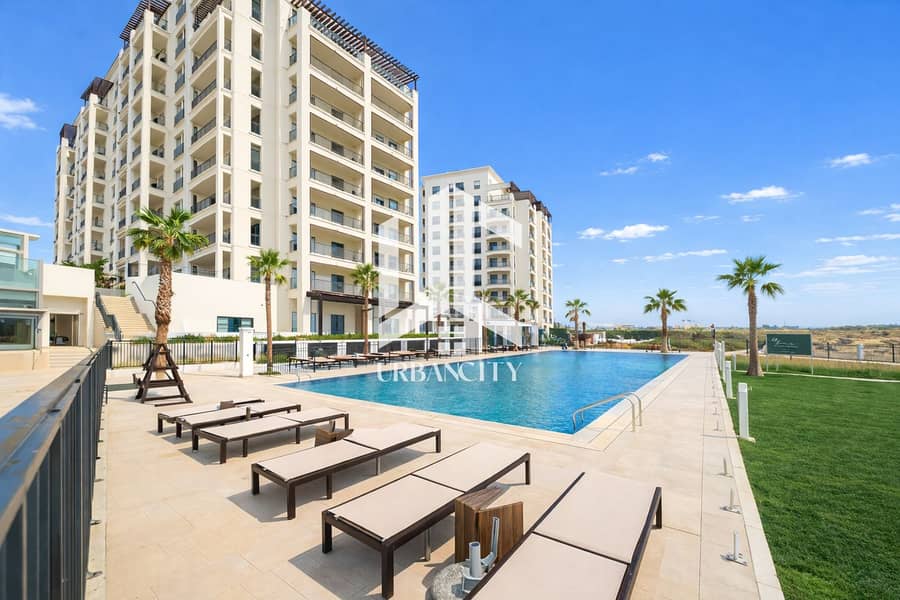 9 Modern poolside with palm trees. png