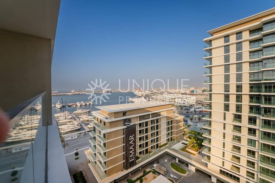 Prime Connectivity | Sea View | Top Floor Prime Connectivity | Sea View | Top Floor