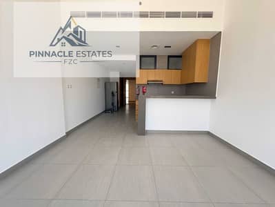 Studio for Rent in Muwaileh Commercial, Sharjah - 51ec522d-2bb1-427d-a632-33f51ed24396. jpg Studio for Rent in Muwaileh Commercial, Sharjah - 51ec522d-2bb1-427d-a632-33f51ed24396. jpg