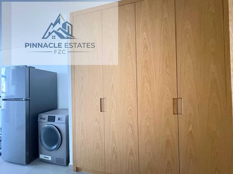 5 52fce020-ebad-43db-88c4-69667a1632a9. jpg