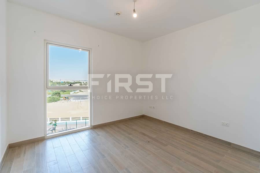 10 1BR Apt Watersedge Yas Island Abu Dhbai UAE  (25). jpg