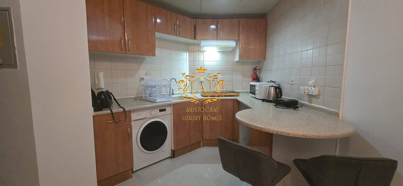 9 Kitchen 03. jpeg