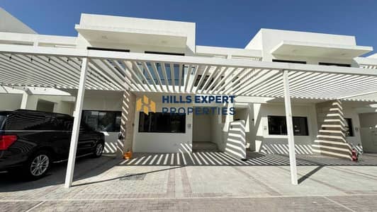 3 Schlafzimmer Townhouse zum zur Miete in DAMAC Hills, Dubai - dp3GC22ChmQNZg0aKf3YqHqysEH6XVri4YMA6Ymb. jpeg 3 Schlafzimmer Townhouse zum zur Miete in DAMAC Hills, Dubai - dp3GC22ChmQNZg0aKf3YqHqysEH6XVri4YMA6Ymb. jpeg
