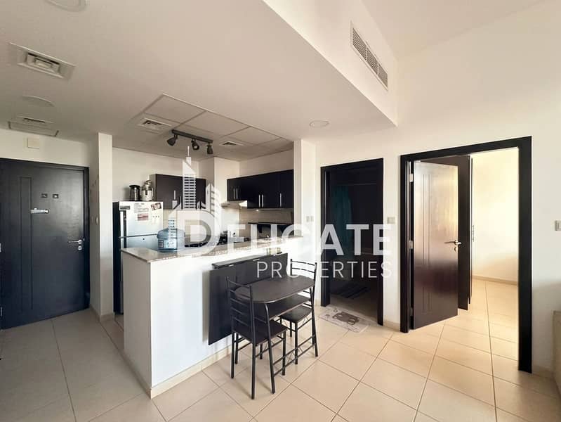 6 Kitchen 1-1. jpg