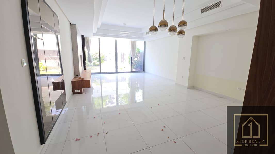 SPACIOUS TOWNHOUSE | FAMILY-FRIENDLY COMMUNITY | PRIME LOCATION SPACIOUS TOWNHOUSE | FAMILY-FRIENDLY COMMUNITY | PRIME LOCATION