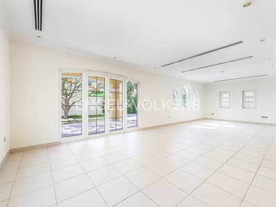 3 Bedroom Villa for Sale in Jumeirah Park, Dubai - Vacant | Internal | With Pool | Upgraded