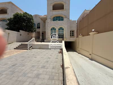 8 Camere Villa in Affitto a Al Rawdah, Abu Dhabi - 13. jpeg