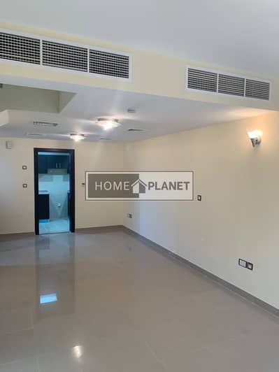 2 Bedroom Villa for Rent in Hydra Village, Abu Dhabi - WhatsApp Image 2026-07-10 at 18.30. 42 (1). jpeg 2 Bedroom Villa for Rent in Hydra Village, Abu Dhabi - WhatsApp Image 2026-07-10 at 18.30. 42 (1). jpeg