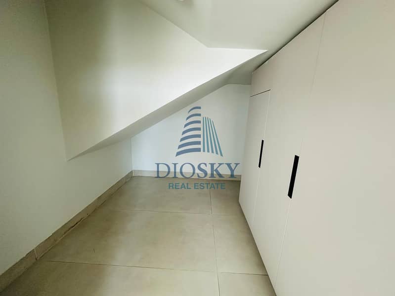 10 Image 10