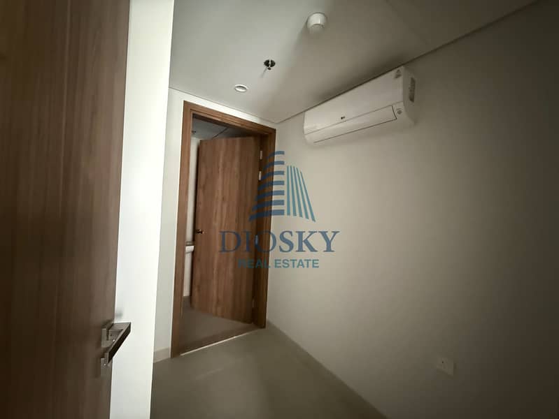 10 Image 12