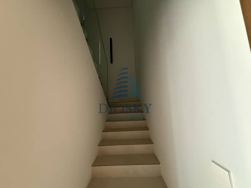 4 Image 4