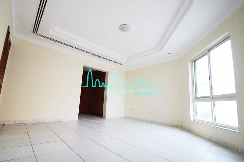 11 Spacious 4 bed+study with 2 maid's| large garden
