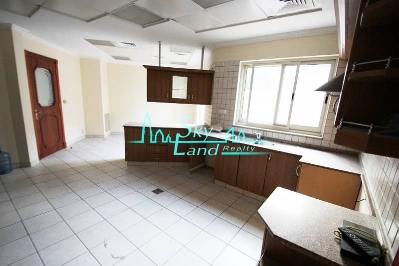 15 Spacious 4 bed+study with 2 maid's| large garden