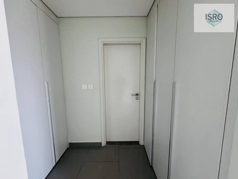 16 244d9070-907c-4180-a3c3-e104d481d7a3. jpg