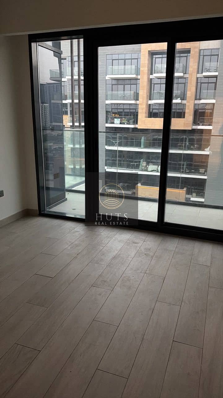 MODERN STUDIO | PREMIUM LIFE STYLE | WITH BALCONY