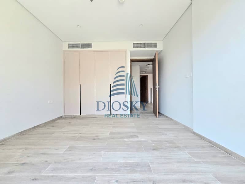 8 Image 8
