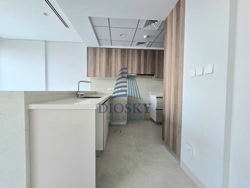 4 Image 4
