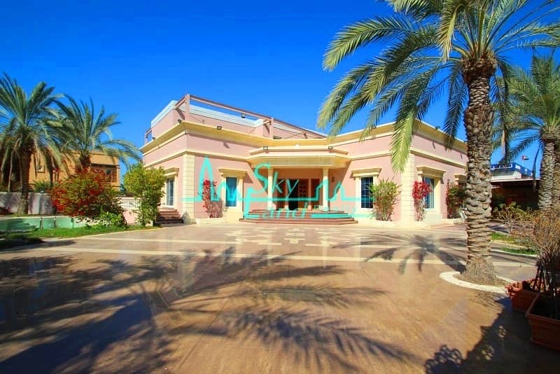 Very beautiful  commercial villa with pool in Jumeirah 2