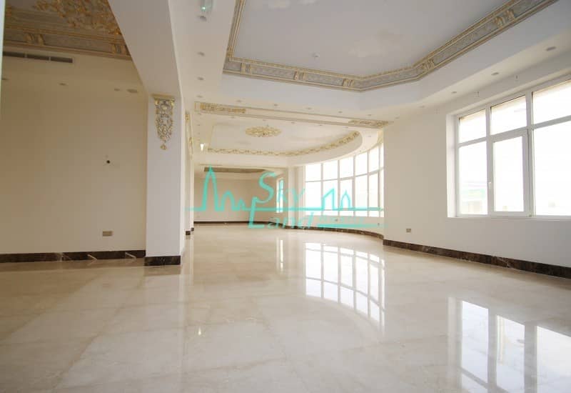3 Beautiful  renovated commercial villa in Umm Suqeim 1