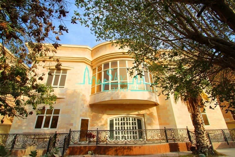 6 Beautiful  renovated commercial villa in Umm Suqeim 1
