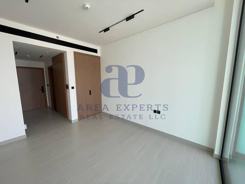 Modern Studio | Prime Location | Ready to Move Modern Studio | Prime Location | Ready to Move