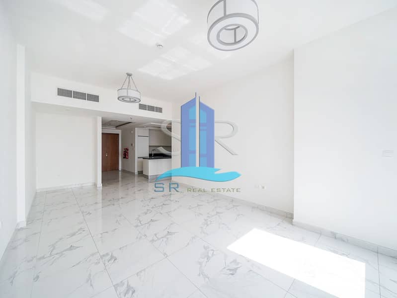 3 ADU00109. JPG
