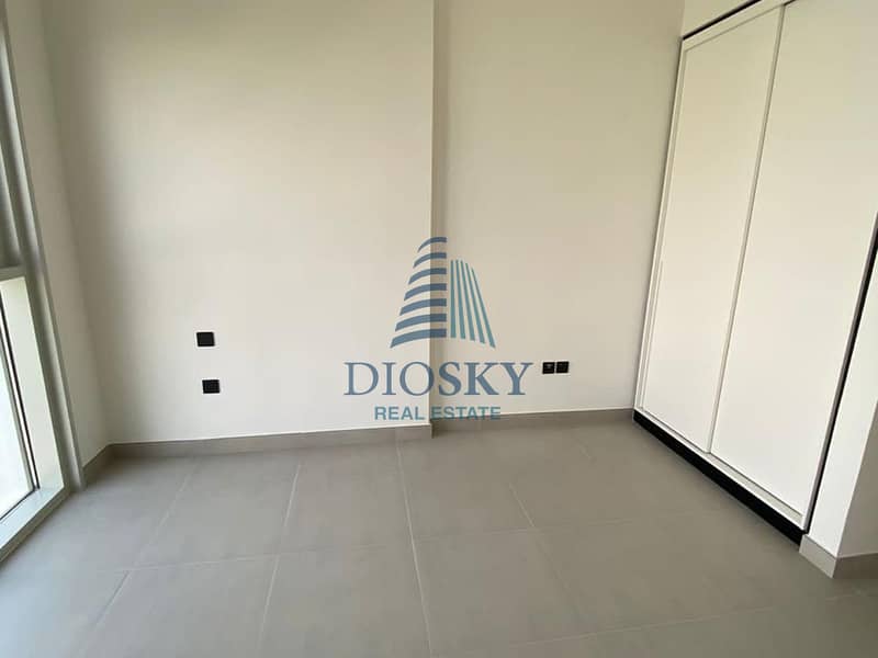 4 Image 4