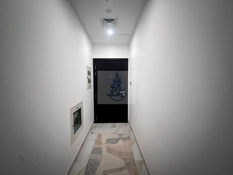 5 d475fc25-867f-42fe-965a-5989b921abb2. jpg