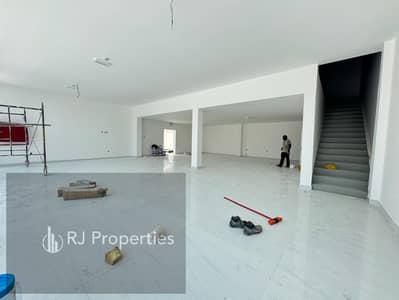 Showroom para en Alquiler en Industrial Area, Sharjah - 107bb47c-00d2-4a15-92ed-6ceb6fac90e5. jpg