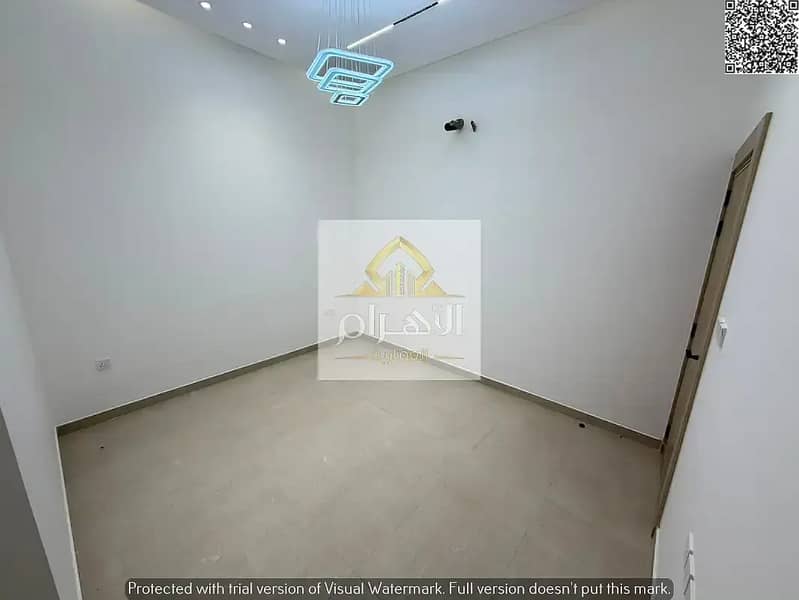 25 849695682-1066x800. webp