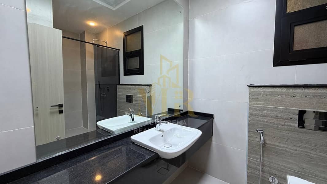 21 52e7cc92-ba84-489b-a5ff-fd56363dd611. jpg