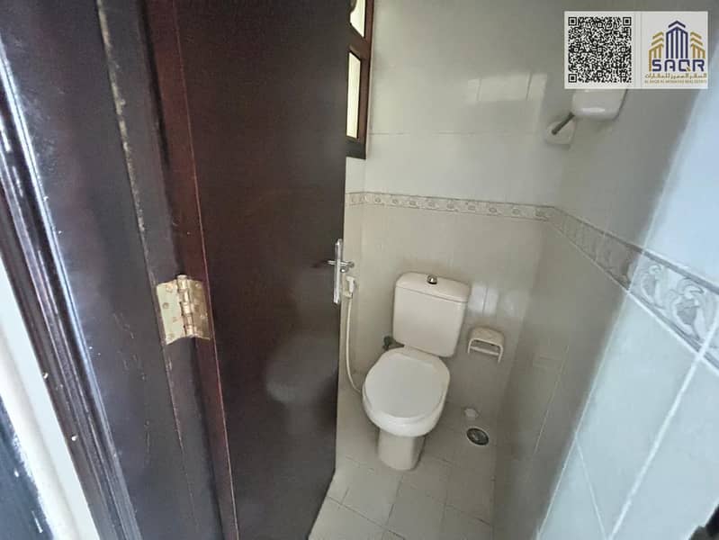 12 ec157100-e27a-4cb0-a4b2-a7adb07c31d3. jpg