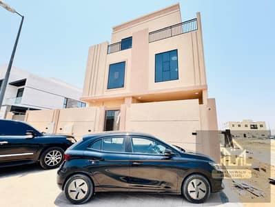 5 habitaciones Villa para en Alquiler en Hoshi, Sharjah - e71a9daa-8fae-420b-859d-ce61b9ba65d0. jpg