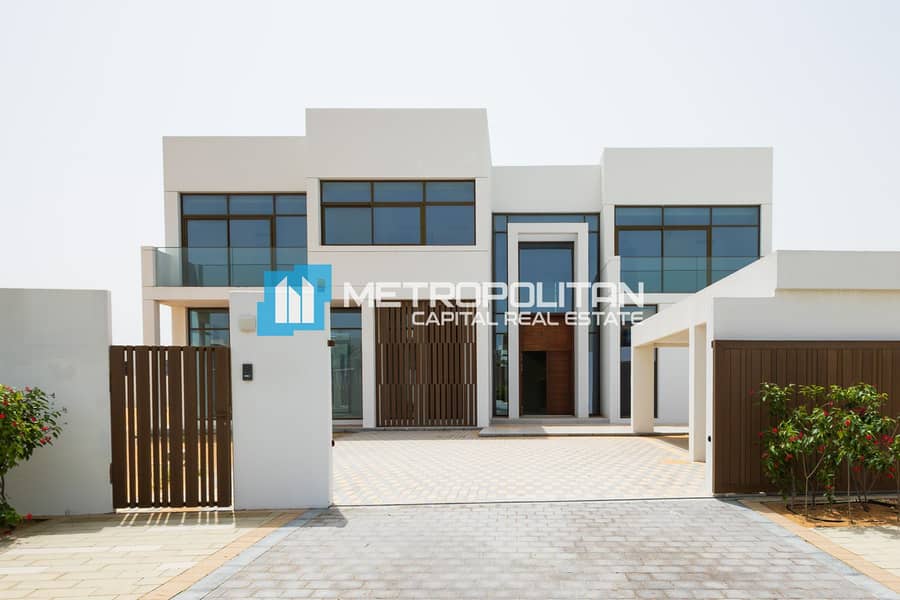 Single Row Corner Unit | Massive Plot | Vacant Single Row Corner Unit | Massive Plot | Vacant