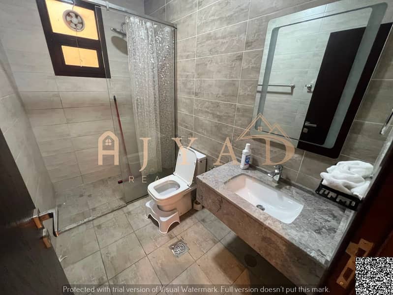 4 1c560ed6-8cba-4eb0-8cbf-6ccfcba79d92. jpg