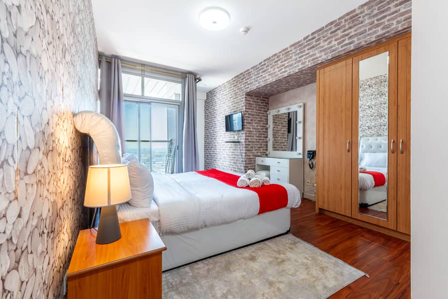 8 Bed 2.1. jpg