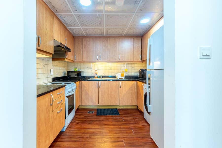 15 Kitchen 1. jpg