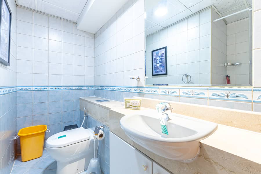 20 Washroom 1.1. jpg