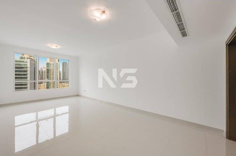 5 Livingroom 1-resized. jpg