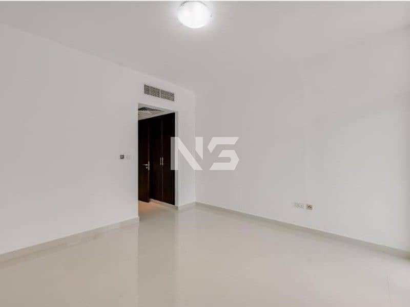 6 Bedroom 1-resized. jpg