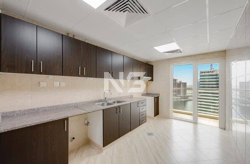 9 Kitchen-resized. jpg