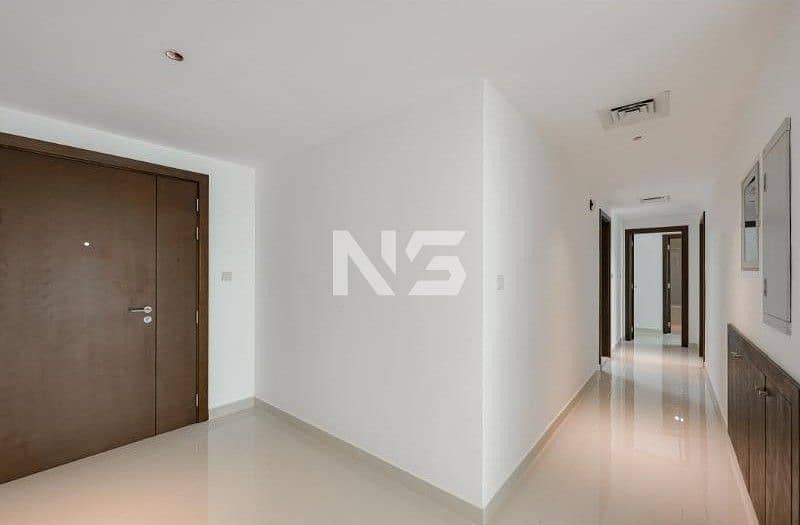 18 Hallway-resized. jpg
