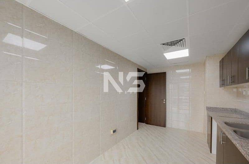 20 Kitchen 2-resized. jpg