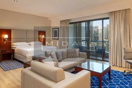 Hotel Apartment zum zur Miete in Jumeirah Beach Residence (JBR), Dubai - BALCONY WITH MARINA VIEW. jpg Hotel Apartment zum zur Miete in Jumeirah Beach Residence (JBR), Dubai - BALCONY WITH MARINA VIEW. jpg