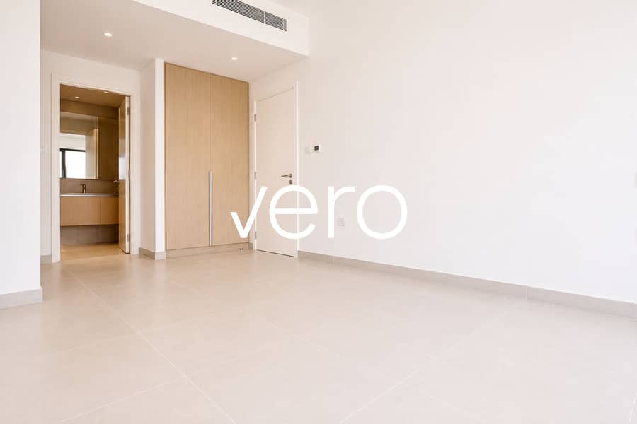 24 Photo 24