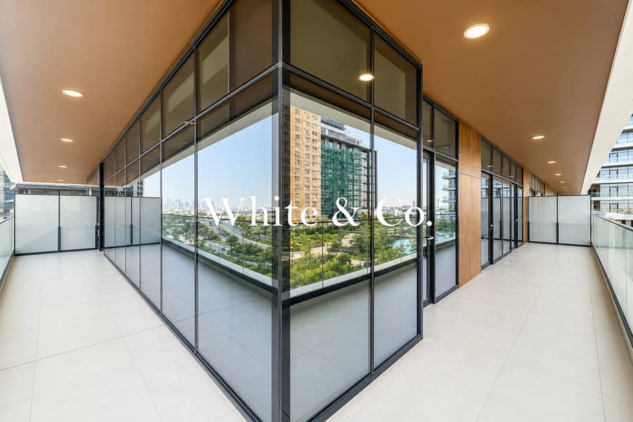 2 + Maid | Large Corner Unit | Brand New 2 + Maid | Large Corner Unit | Brand New